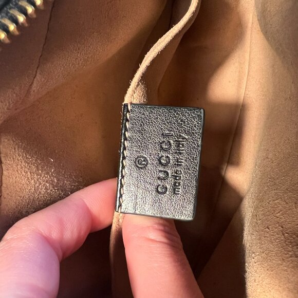 Authentic Gucci Marmont Small Shoulder Bag - Picture 3 of 16